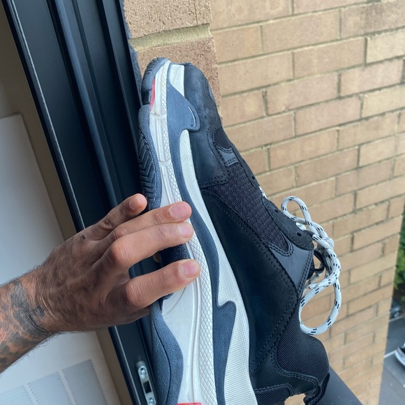 Balenciagas Size 12 men - Picture 2 of 5